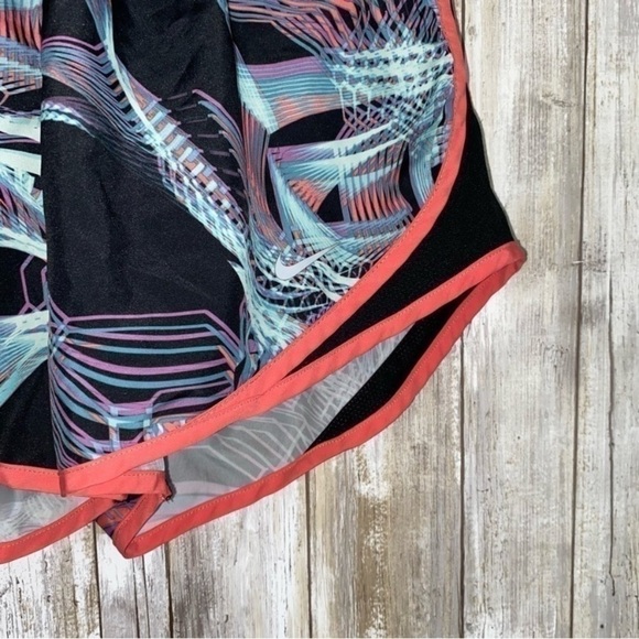 Nike Black Palm Shorts - Picture 3 of 4